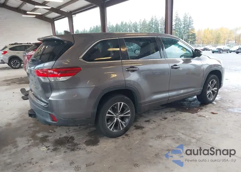 2018 Toyota Highlander Le Plus from USA, damaged, VIN 5TDZZRFH4JS253688